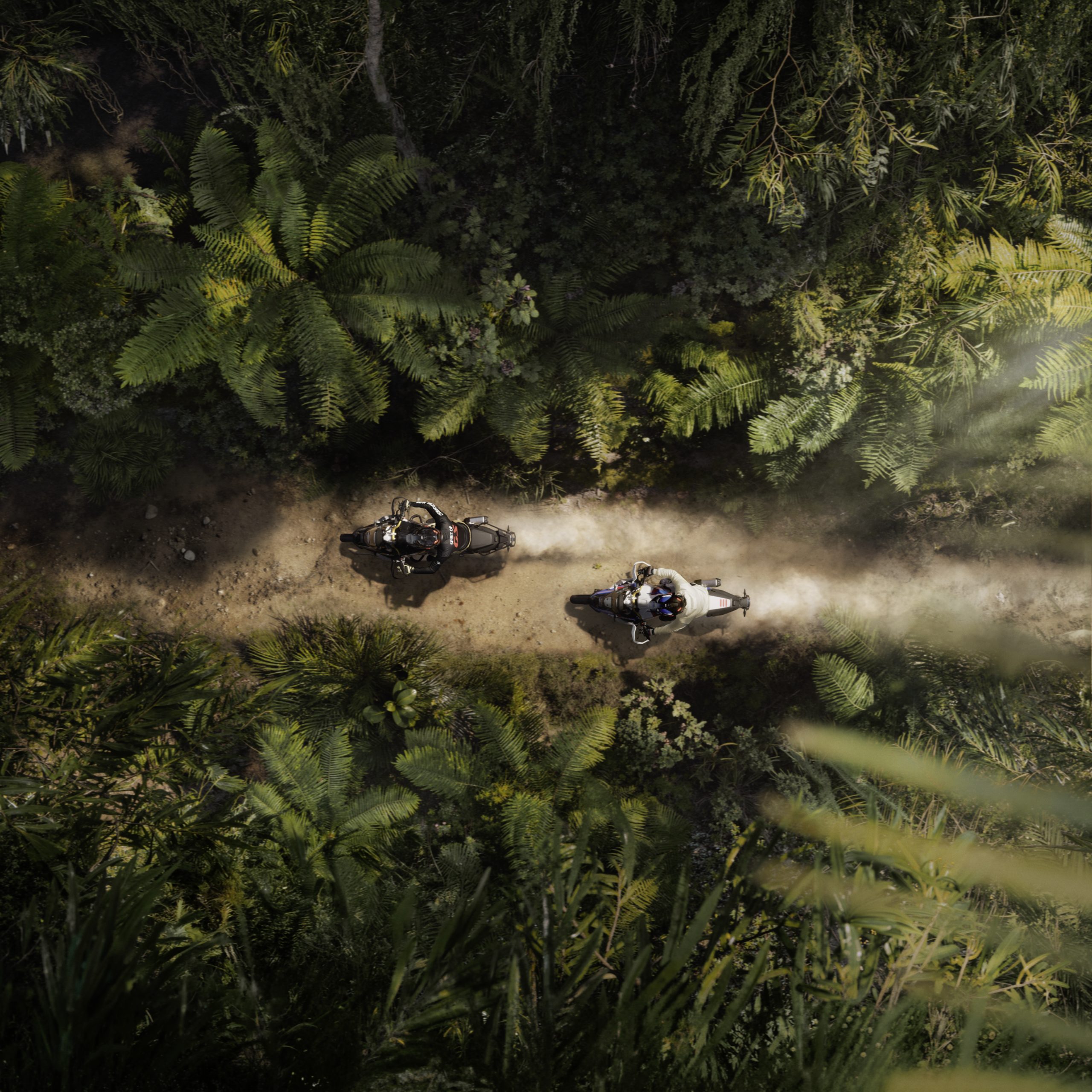 P90623485_highRes_bmw-motorrad-present